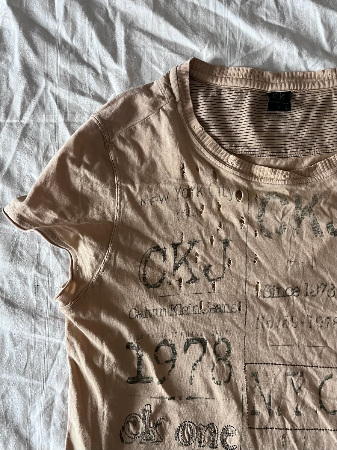 Calvin Klein Vintage Graphic T-Shirt 상품이미지3