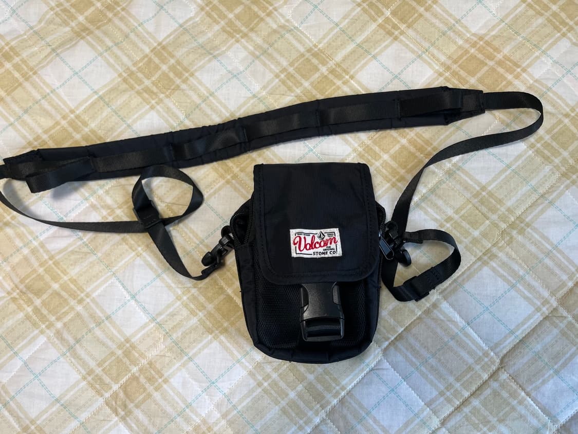 볼컴 미니크로스백 블랙 상품이미지1