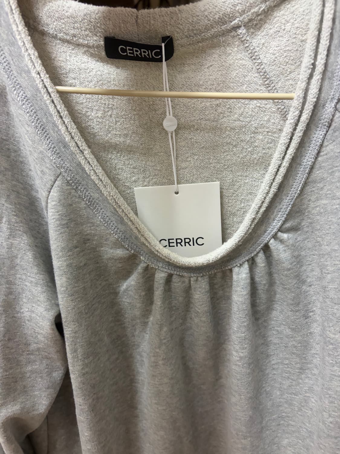 새상품)세릭 라운드 헴 스트링 탑 그레이 상품이미지3