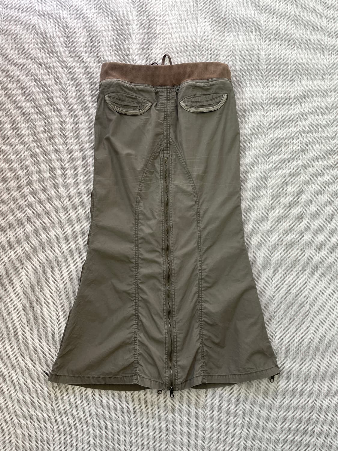 GOA 밀리터리 립웨이스트 지퍼 디테일 롱 스커트 상품이미지5