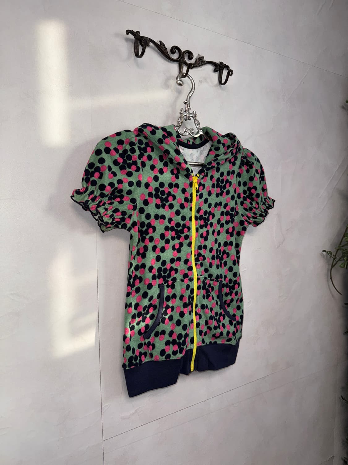 Mint pink dot velvet puff half 후드집업 상품이미지3