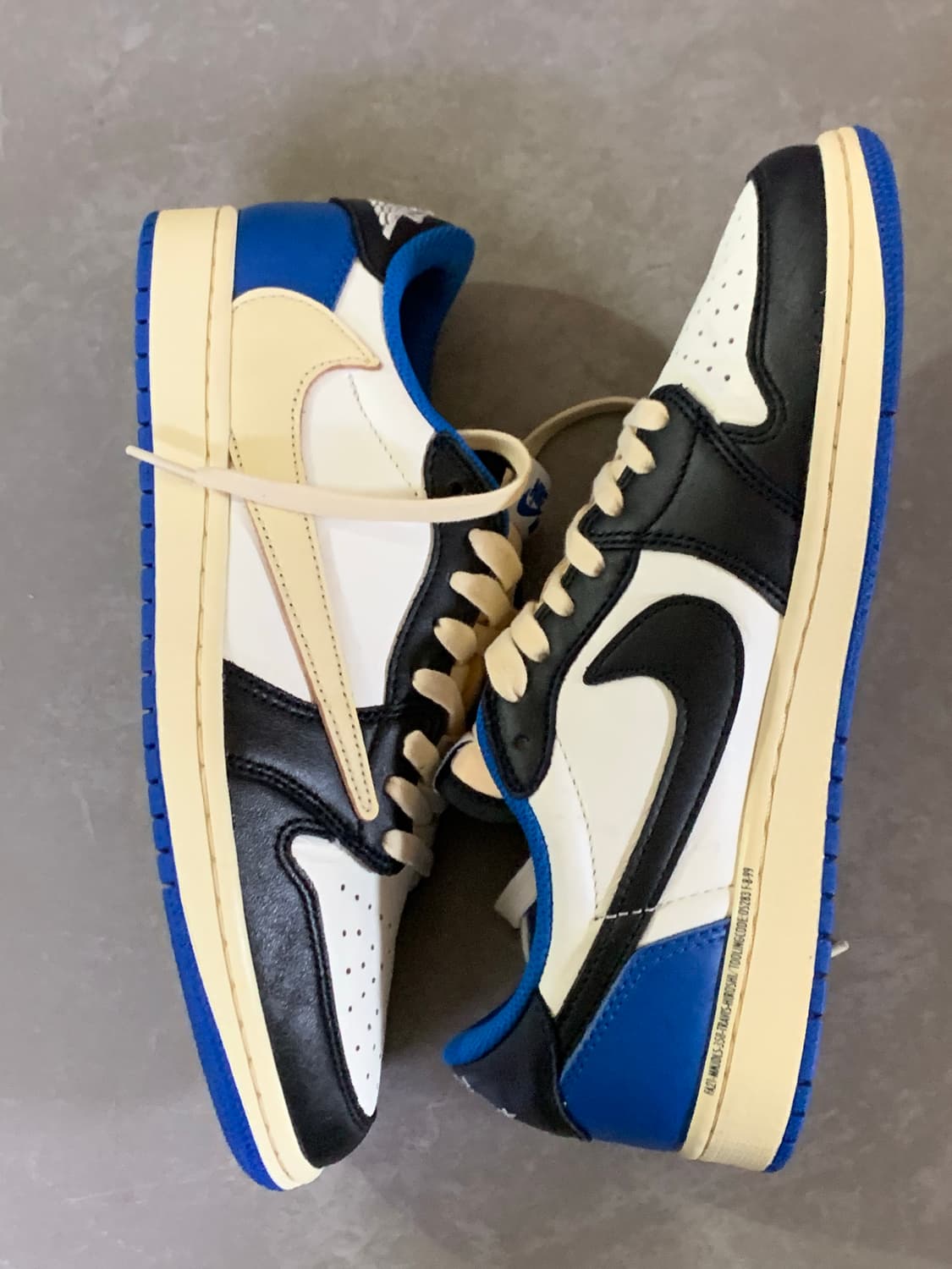 [260]트래비스 스캇 x 프라그먼트 레트로 로우 OG 판매합니다 상품이미지3