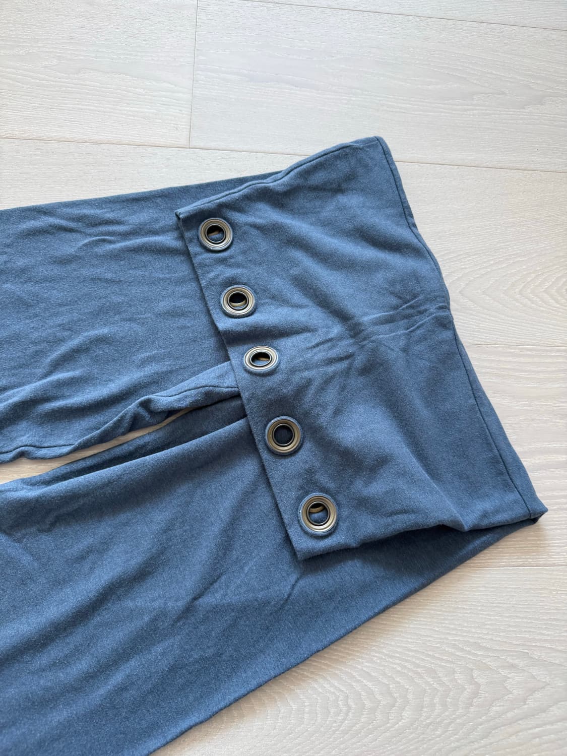 지지비샤 아일렛 팬츠 블루 상품이미지5