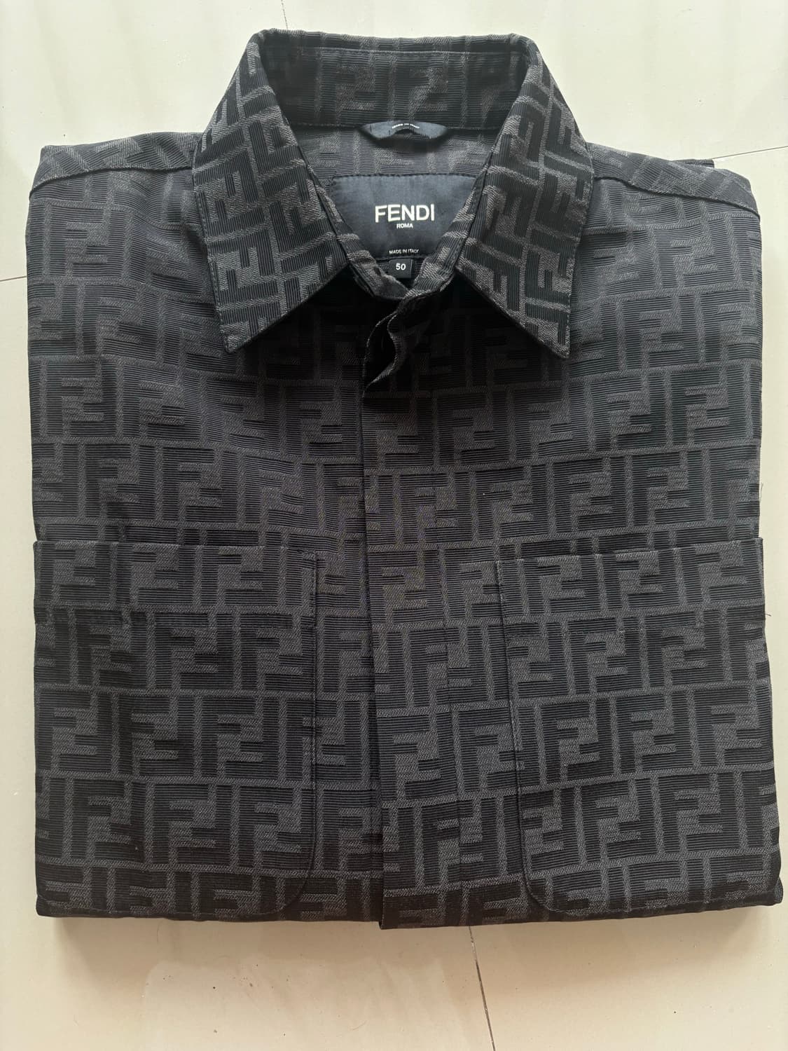 펜디 FF 로고 셔츠  50사이즈 FW1141 A6WJ 팝니다 상품이미지4