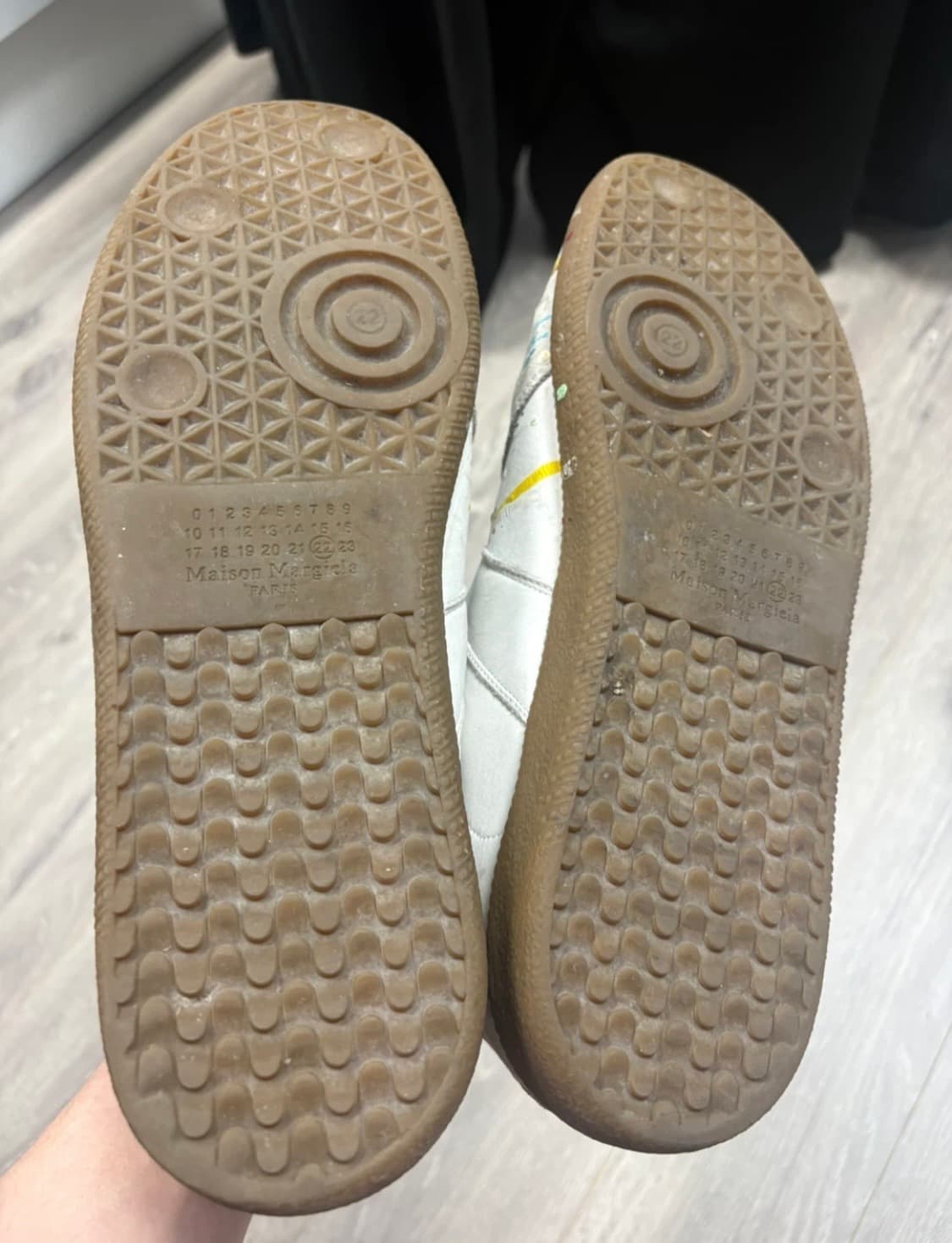 메종 마르지엘라 레플리카 페인트 드롭 스니커즈 상품이미지4