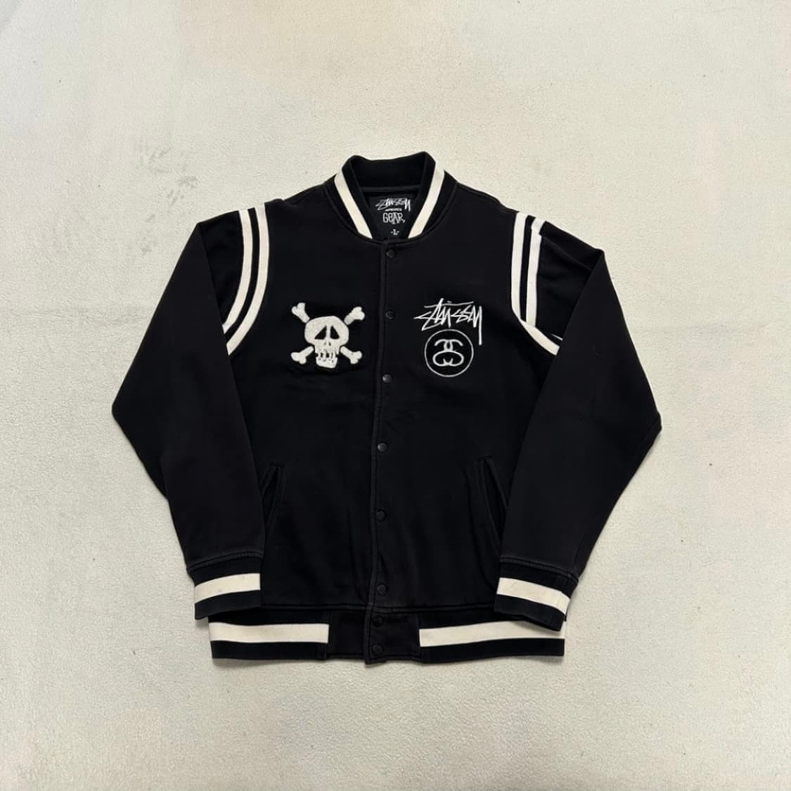 스투시 기어 스컬 바시티자켓 상품이미지1