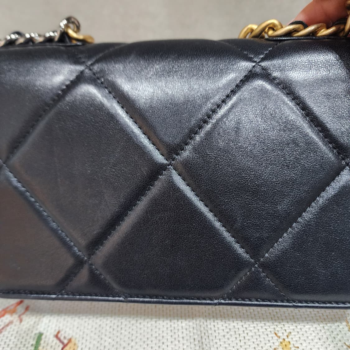 샤넬 19백 WOC 램스킨  내장칩 상품이미지6