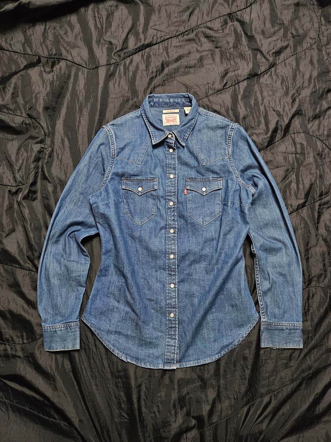 Levis 웨스턴 테일러드 딱붙핏셔츠 XS
 상품이미지1