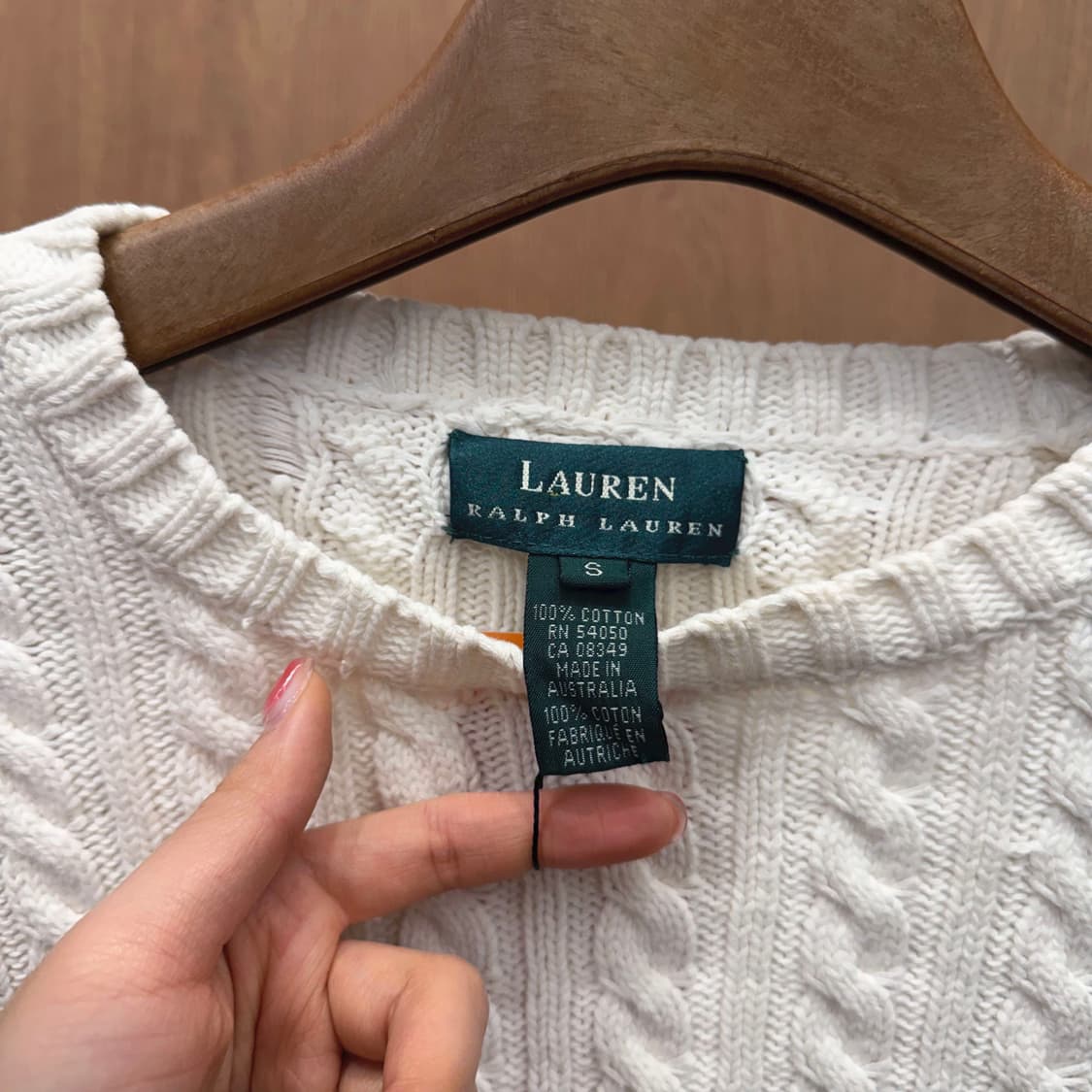 랄프로렌 꽈배기 니트 긴팔 라운드넥 자수 로고 디테일 슬림핏 화이트 상품이미지7
