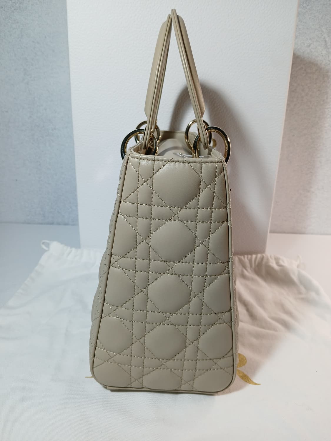 디올 레이디 토트백 미듐 M0565OCEA 상품이미지5