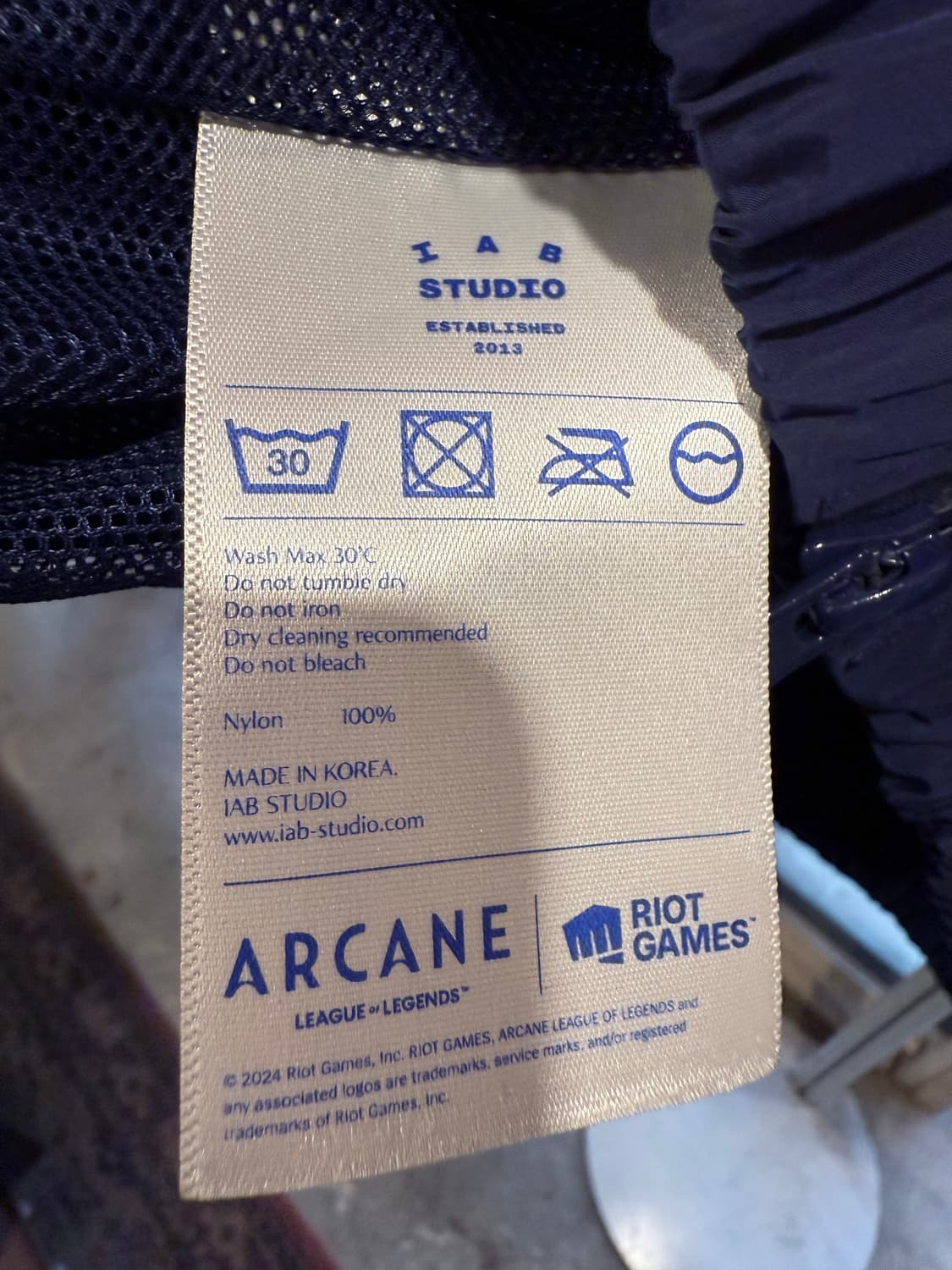 아이앱스튜디오 X 아케인 바람막이 상품이미지3