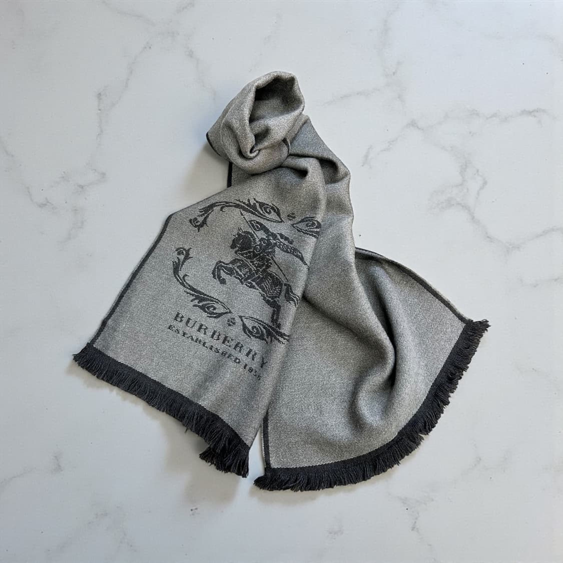 버버리 라나울 기마병 빅로고 머플러 상품이미지8