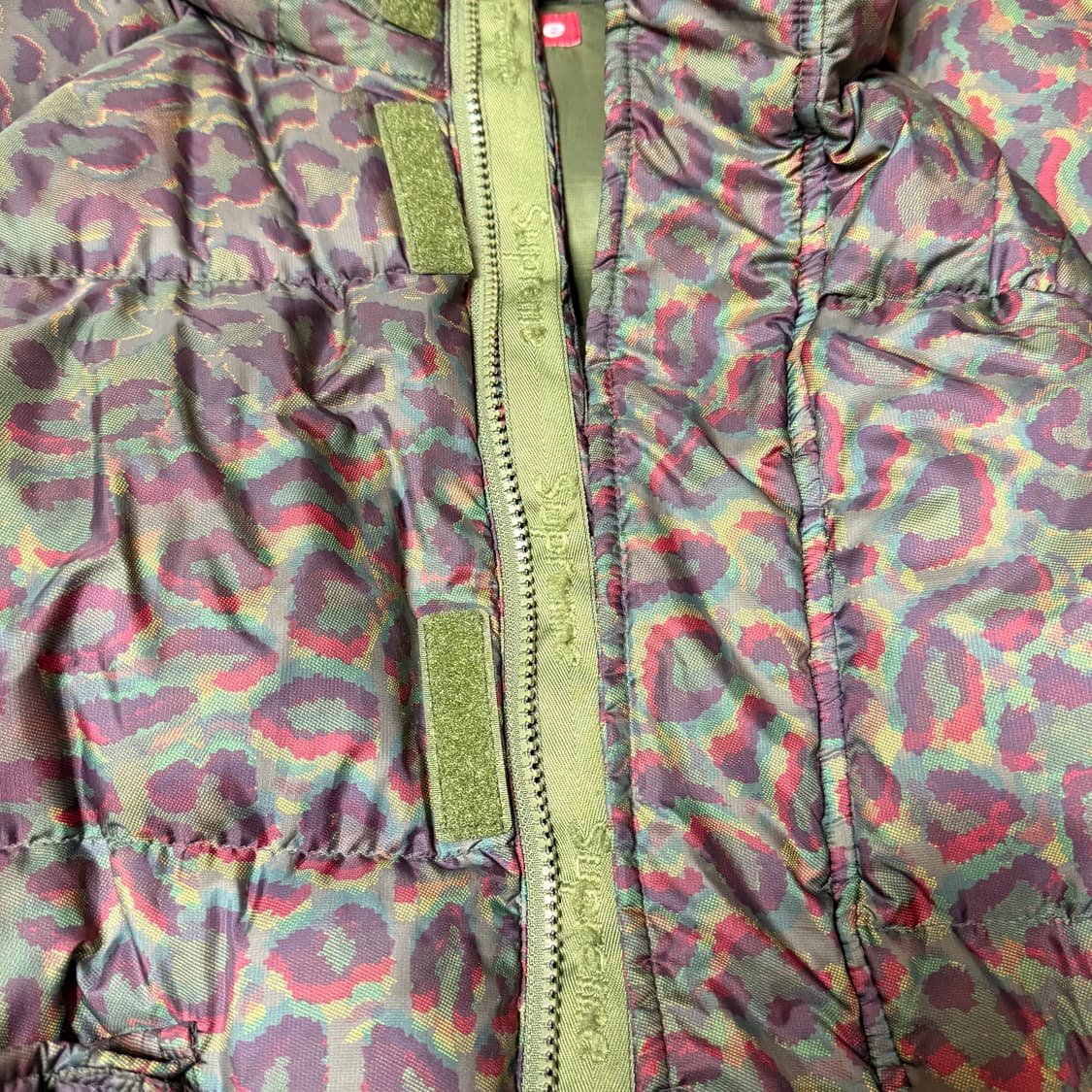 슈프림 700필 다운자켓 레오파드 M 상품이미지7