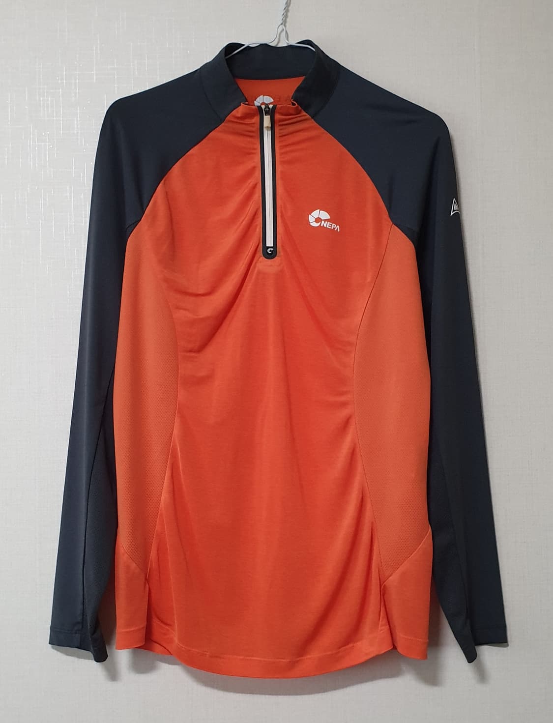 네파 반집업 긴팔티 95사이즈  상품이미지1