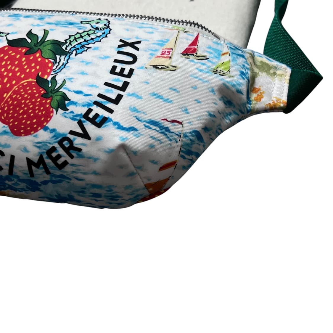 구찌 딸기 나일론 벨트백 힙색 Merveilleux Strawberry 상품이미지5
