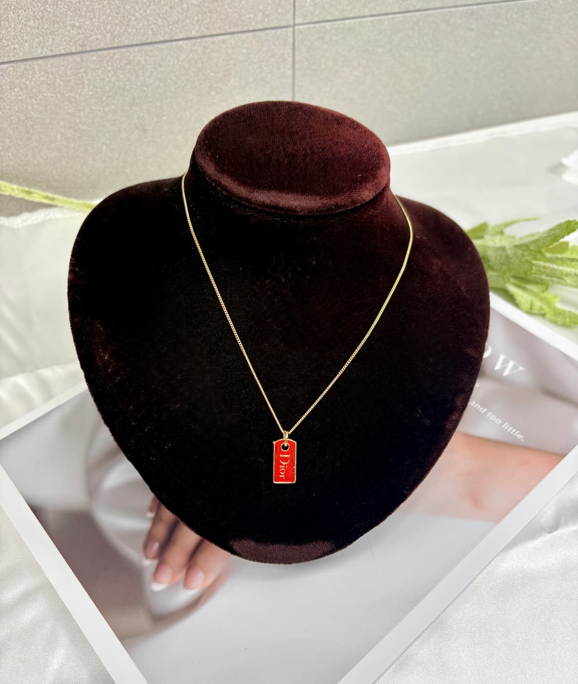 디올 레드 플레이트 바 목걸이 상품이미지4