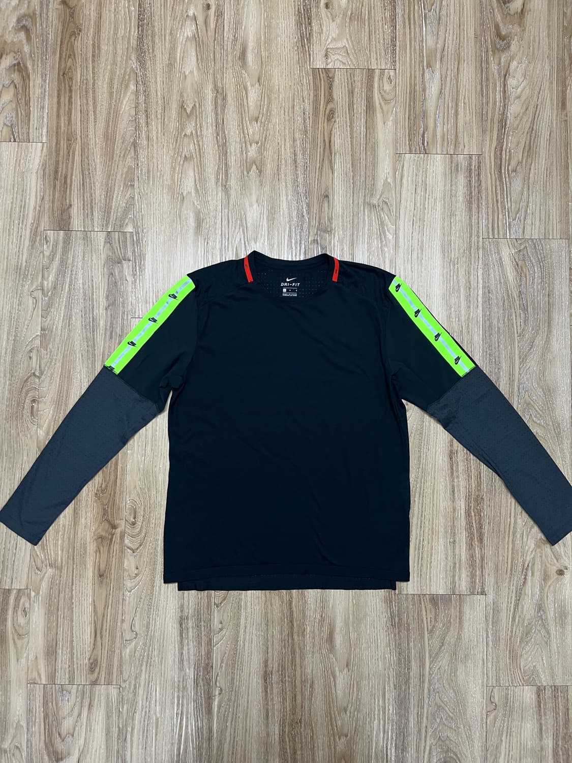 나이키 드라이핏 와일드런 롱슬리브 탑 L 상품이미지1