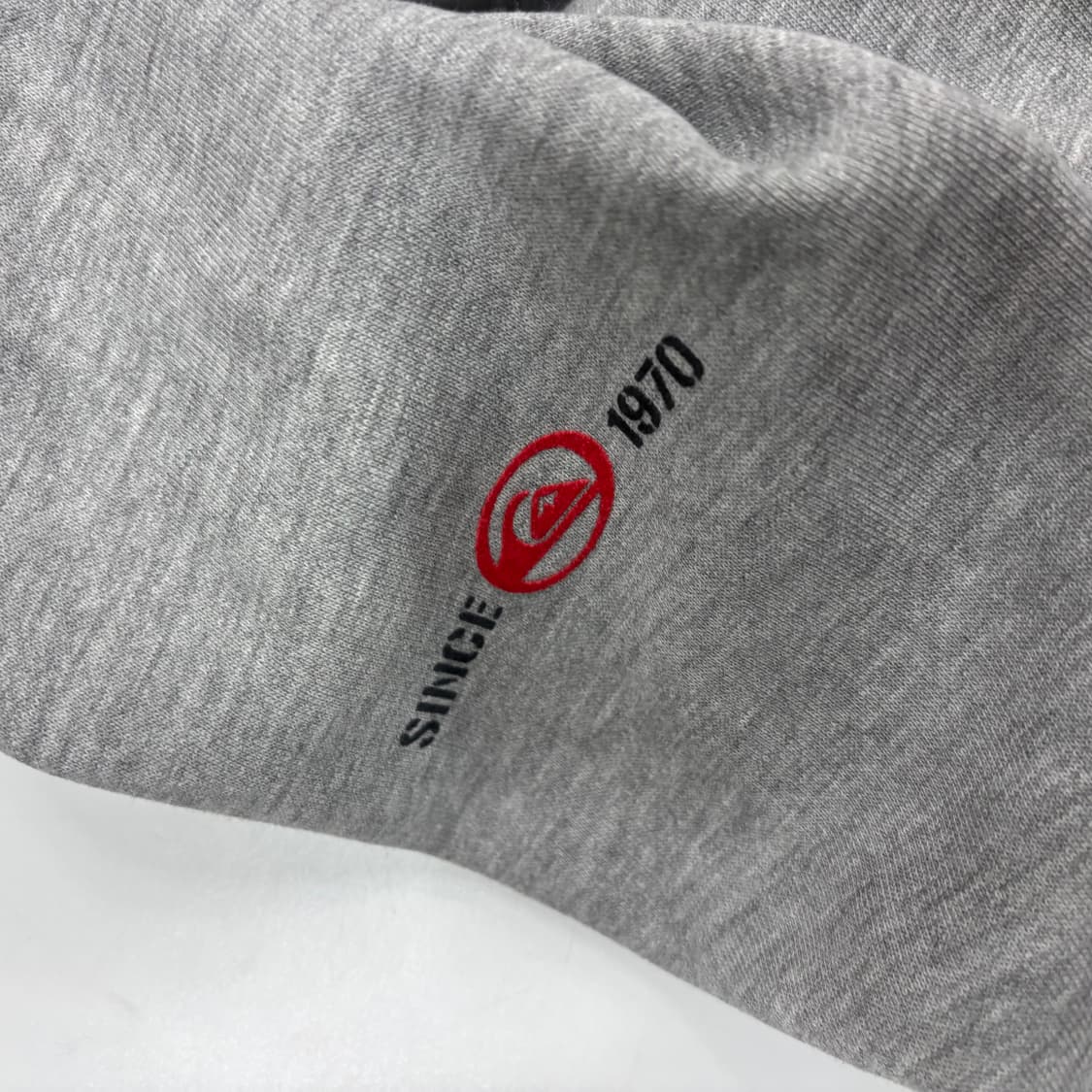 퀵실버(Quiksilver) 빅로고 아치형 자수 그레이 후드티 상품이미지6