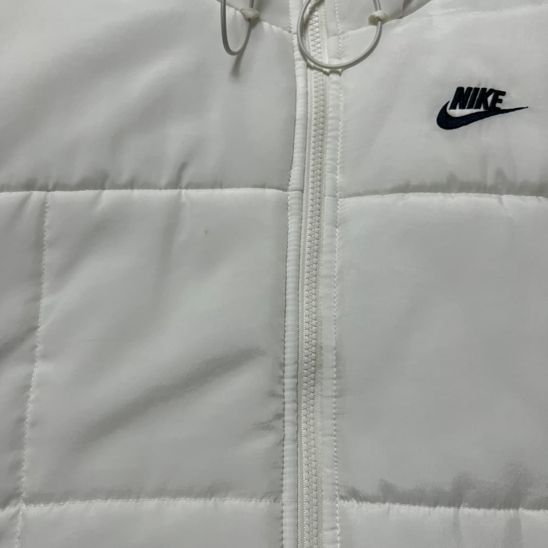 나이키 클래식 therma fit 패딩 화이트 M 상품이미지3