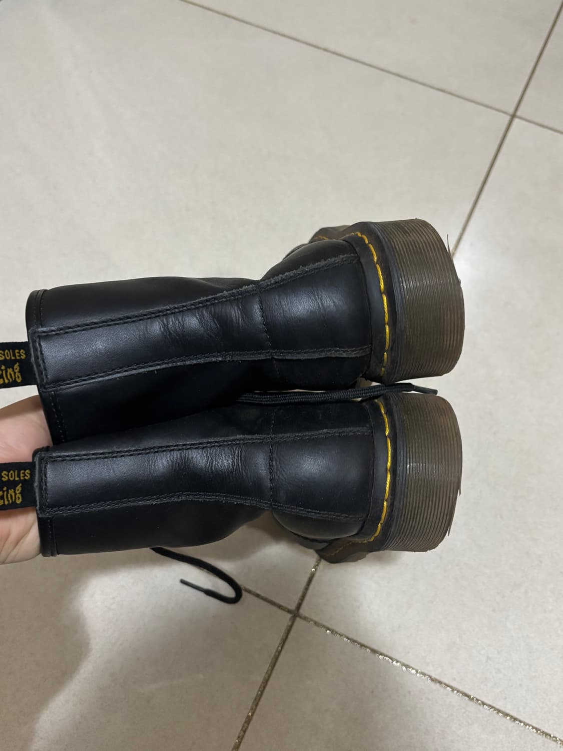 닥터마틴 1460 8홀 240 상품이미지5