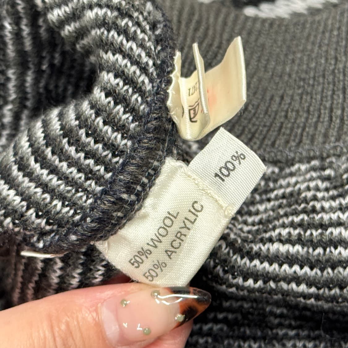 XL) LANVIN 랑방 쉐브론 패턴 V넥 니트 이탈리아 상품이미지6