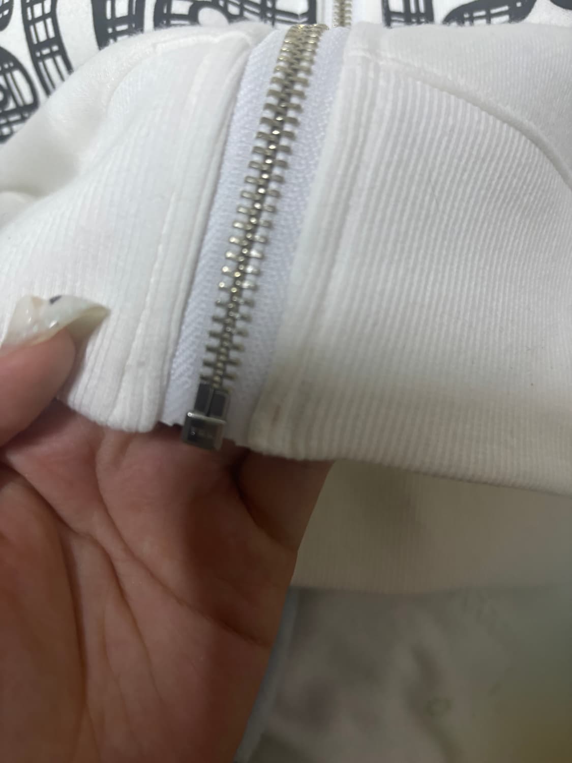 샬롬클럽 고티 후드 집업 화이트 상품이미지3