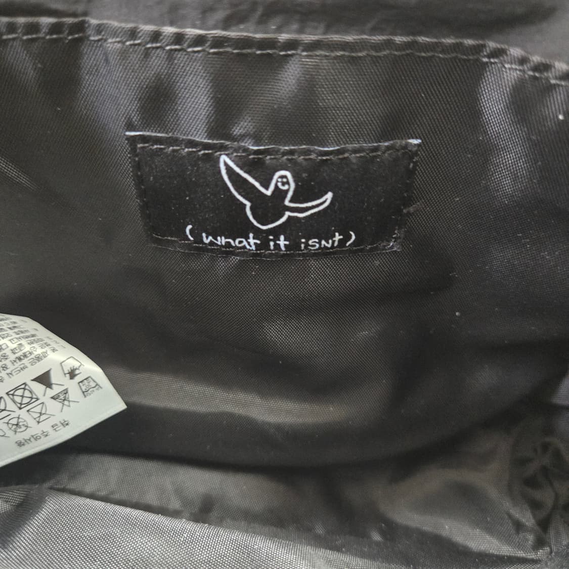 와릿이즌 썬그립 크로스백 블랙 상품이미지3