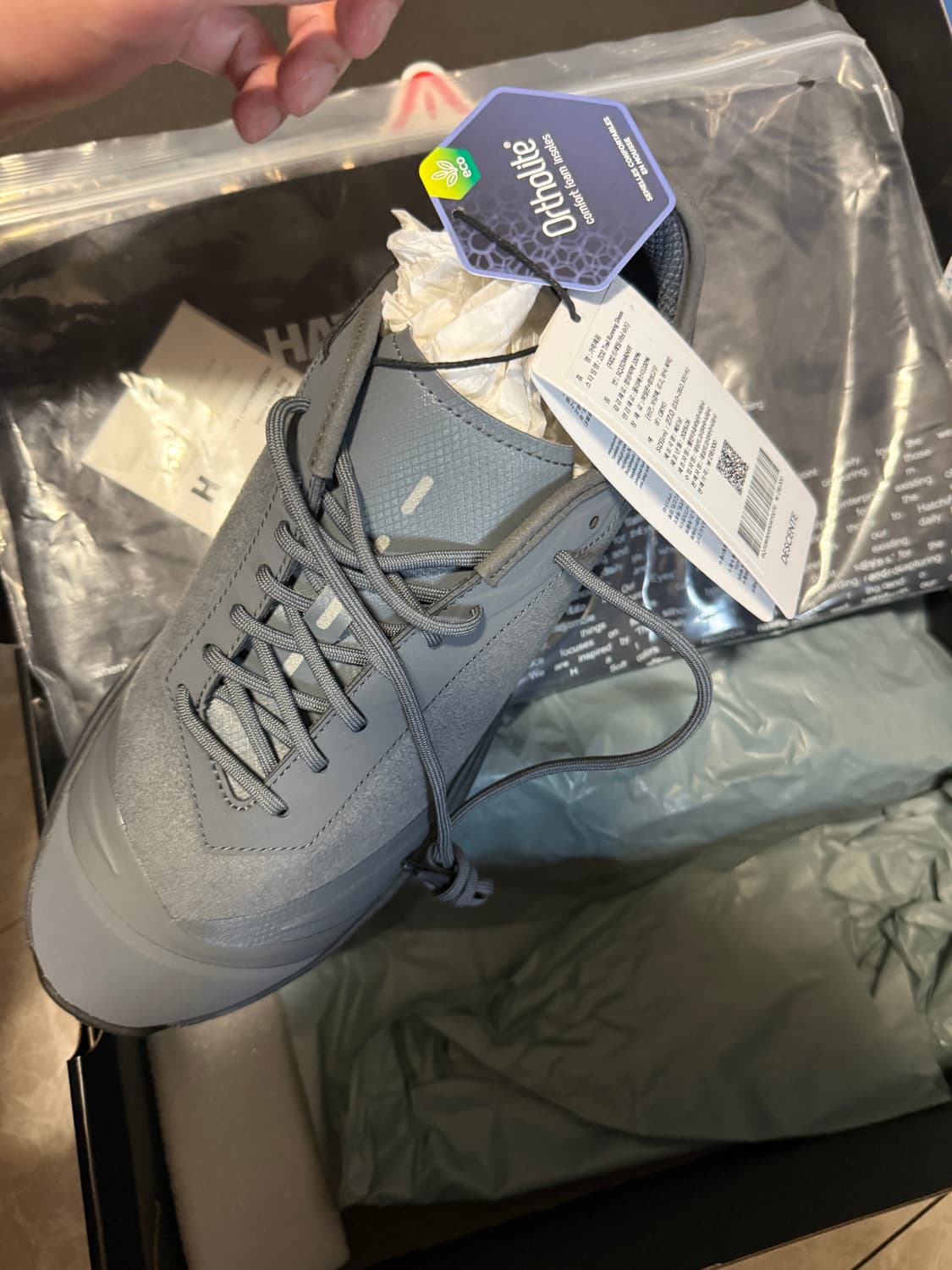 270사이즈 해칭룸 데상트 트레일 러닝 슈즈 그레이 상품이미지1