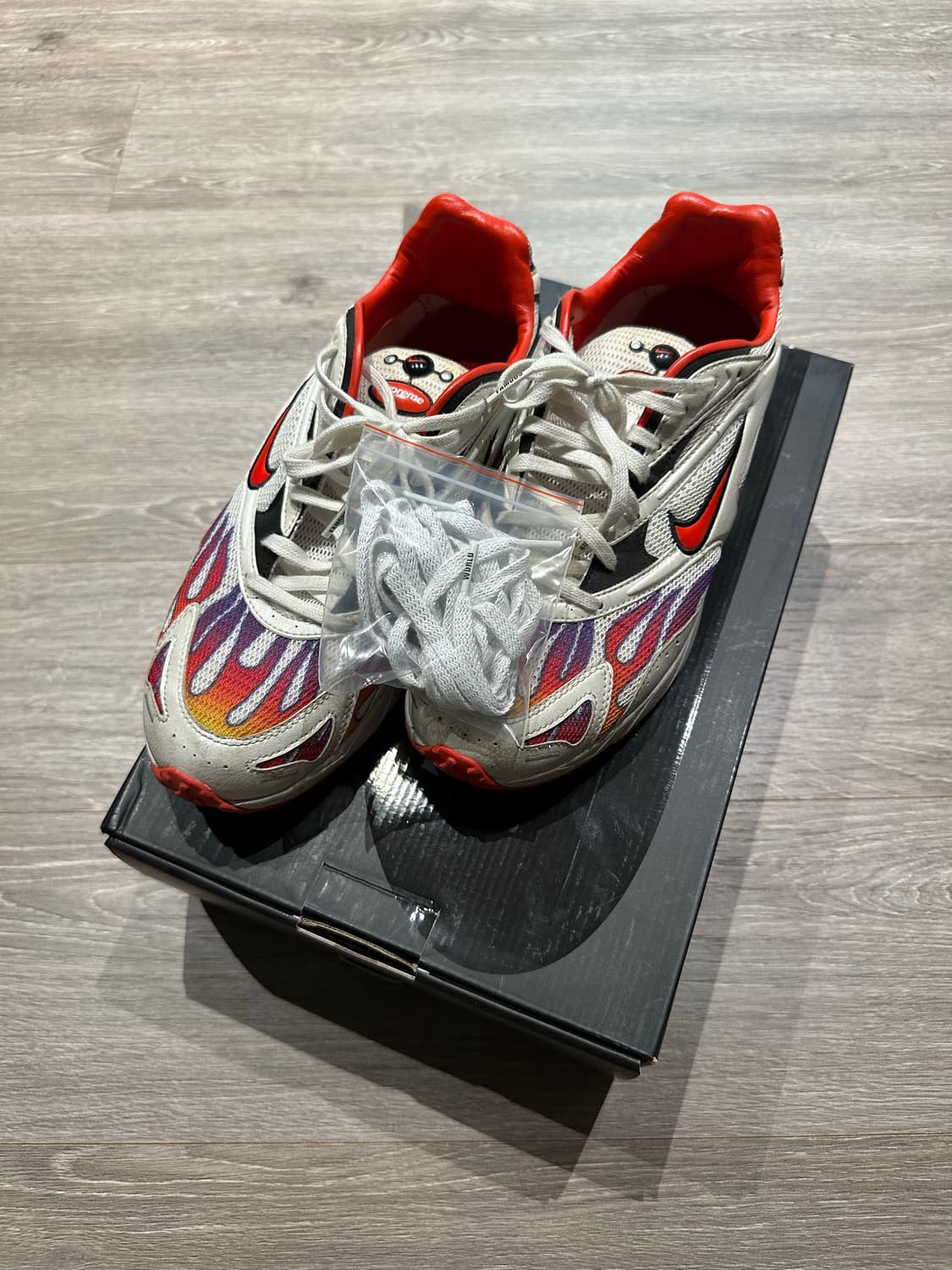 나이키 슈프림 줌 스트릭 스펙트럼 플러스 상품이미지1