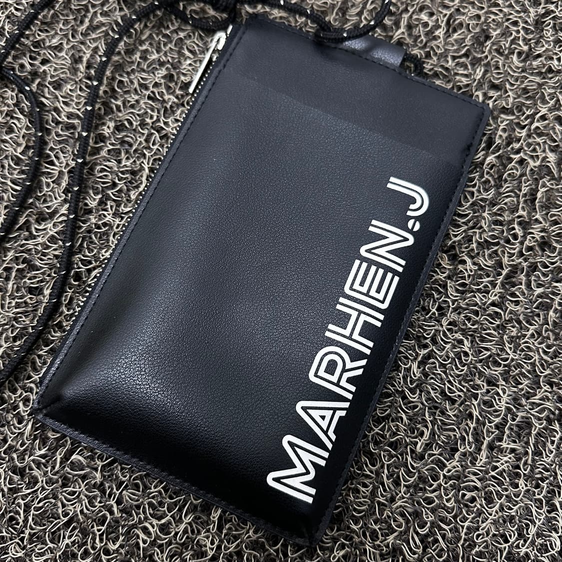 마르헨제이 롤리백 핸드폰 가방 블랙 상품이미지2