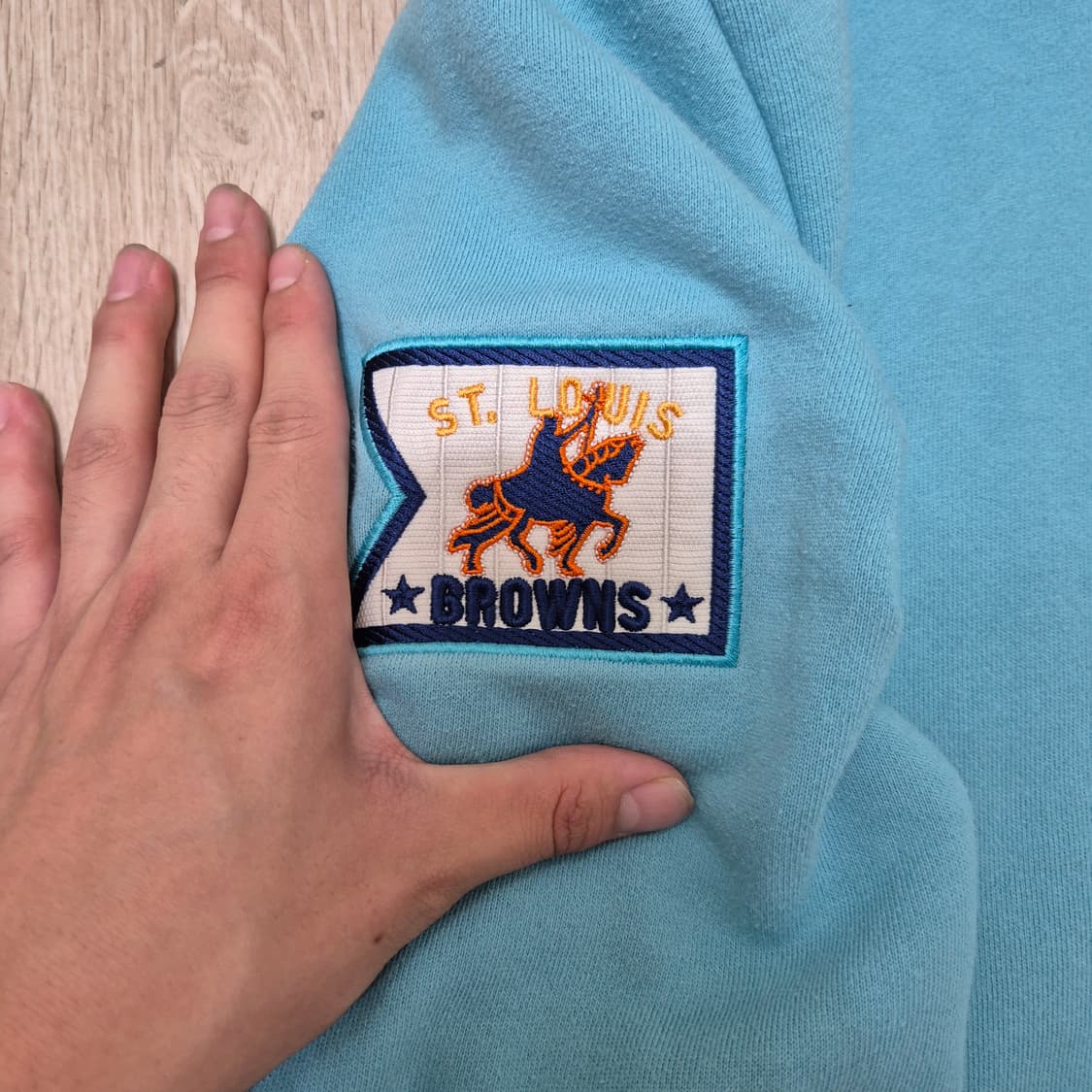 MLB 엠엘비 생루이 자수로고 맨투맨 상품이미지4