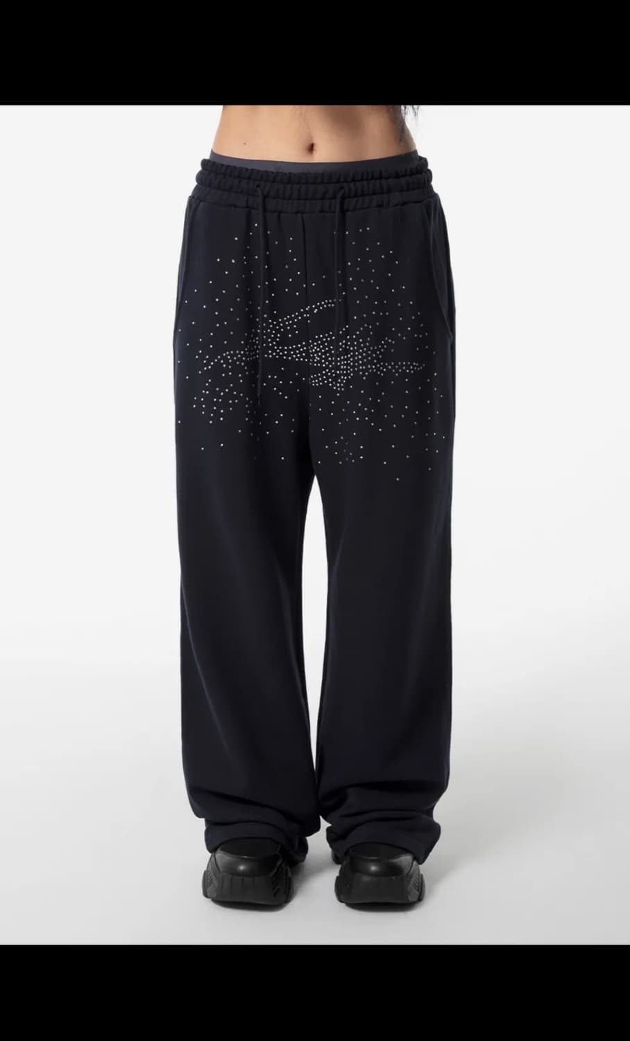 leey CUBIC LOGO SWEAT PANTS NAVY 상품이미지1