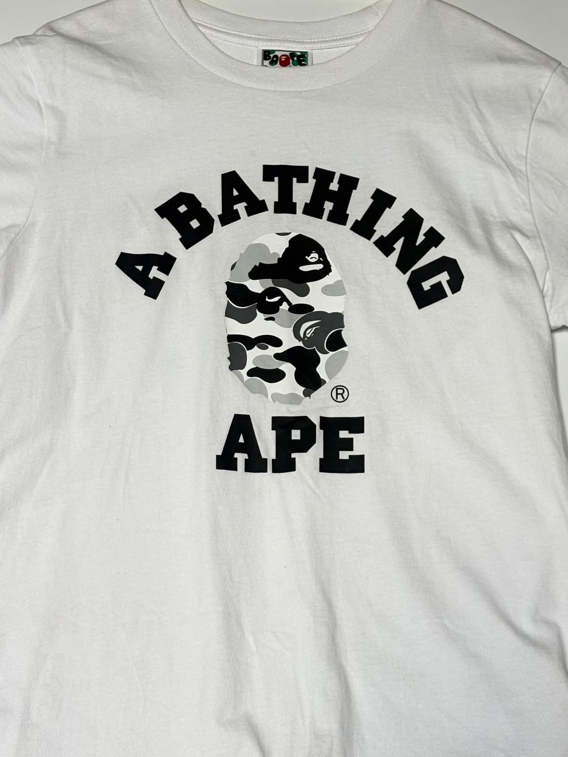 베이프 카모 컬리지 로고 반팔티 상품이미지1