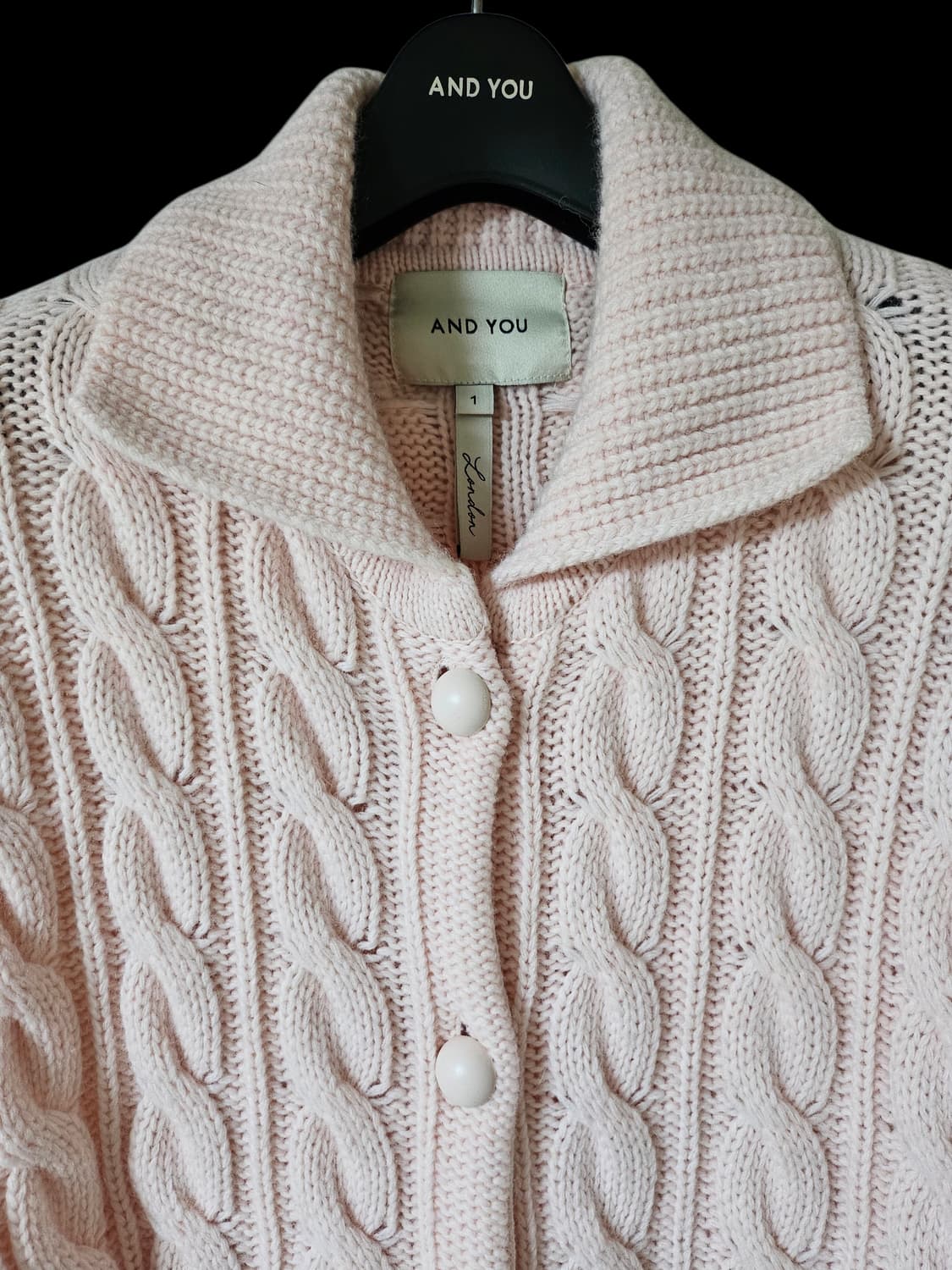 앤유 AND YOU 미착용/프림로즈 컬러 케이블 울 니트 여성가디건 55 상품이미지4