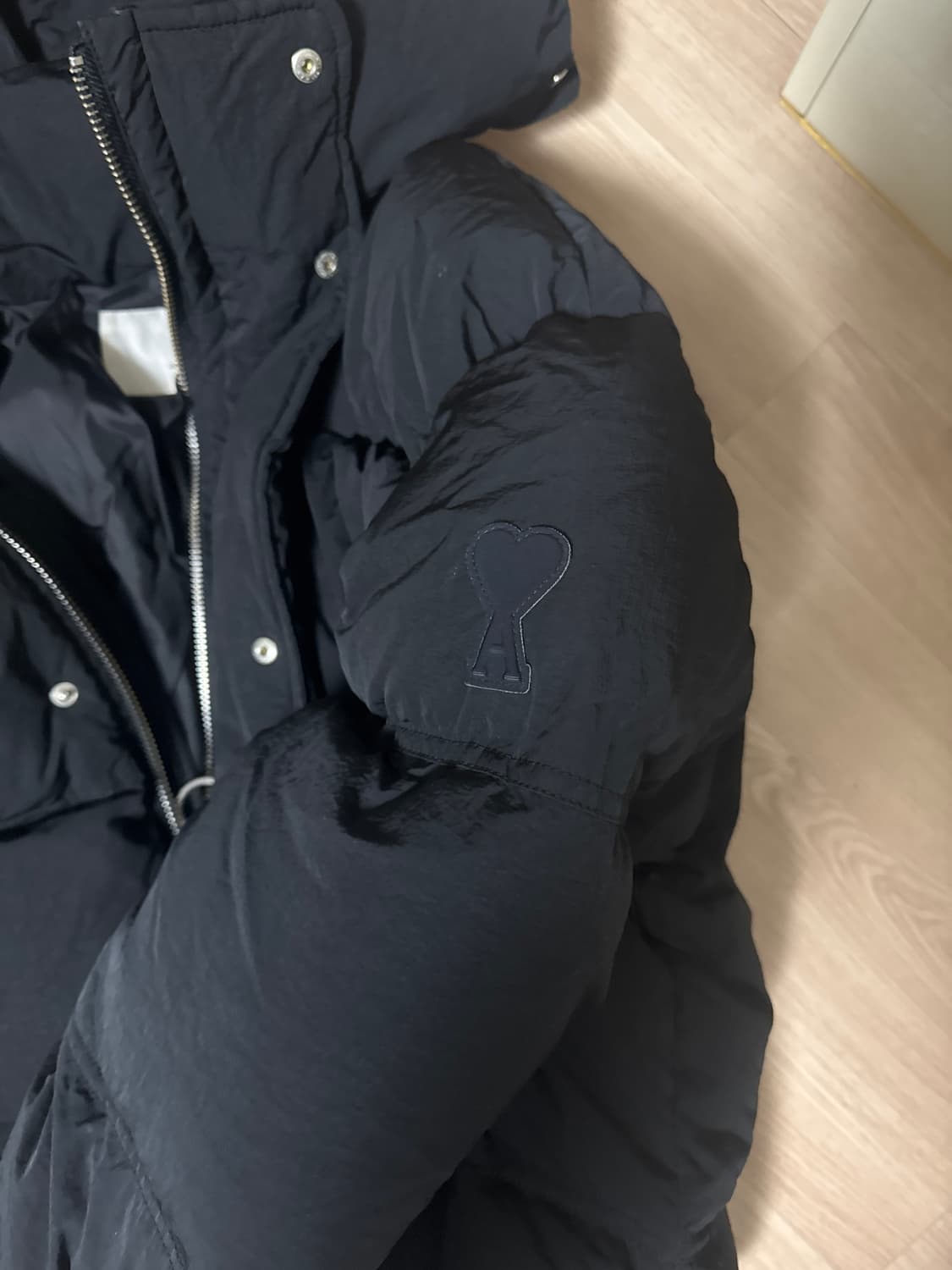 아미 하트 로고 패치 다운 블랙s 상품이미지3