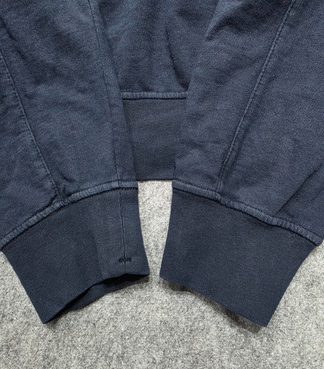 CP 컴퍼니 렌즈 와펜 포켓 크루넥 슬리브 긴팔티 XL 상품이미지4