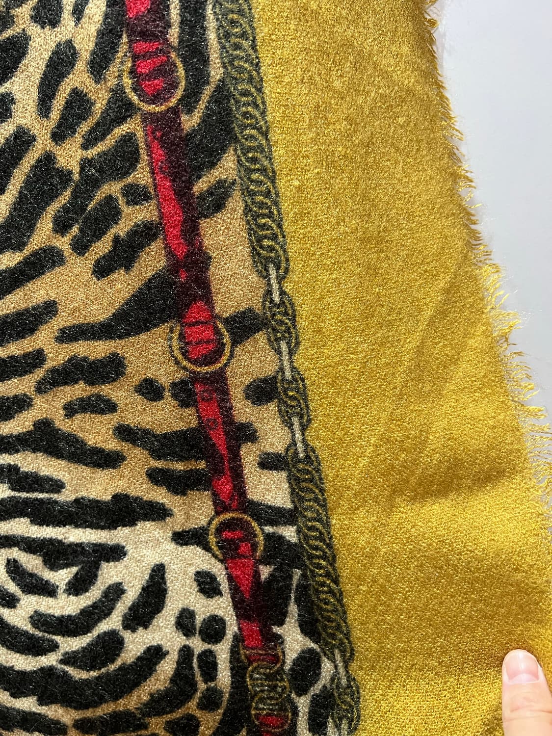 자라(ZARA) 애니멀 패턴 체인 머스타드 스카프 숄 상품이미지4