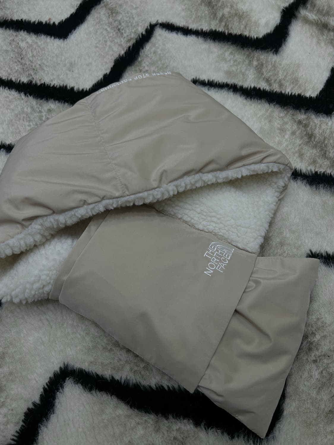 노스페이스 티볼 패딩 머플러/아이보리 상품이미지1