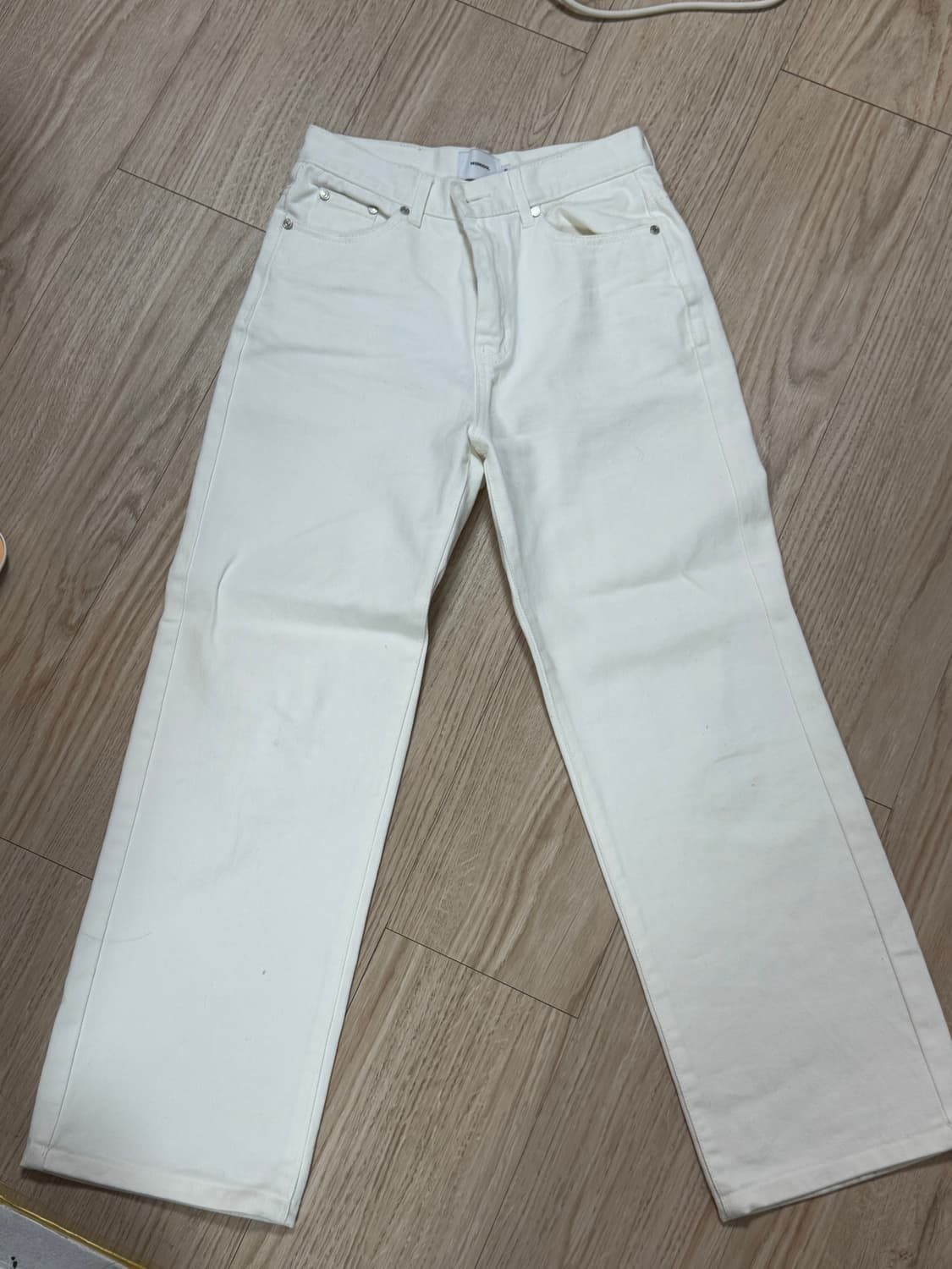 [새상품] 몽돌 화이트 코튼 팬츠 (s사이즈) 상품이미지1