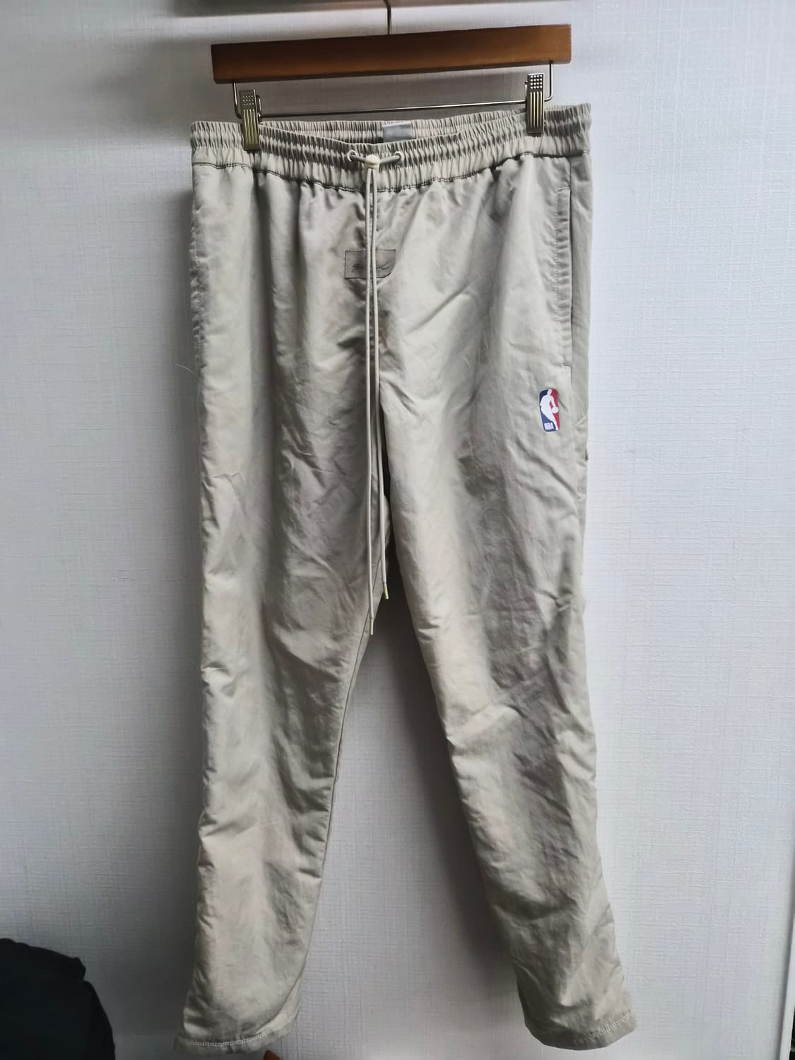 L) 나이키 x 피어오브갓 NBA 웜업 트레이닝 팬츠 팝니다 상품이미지1