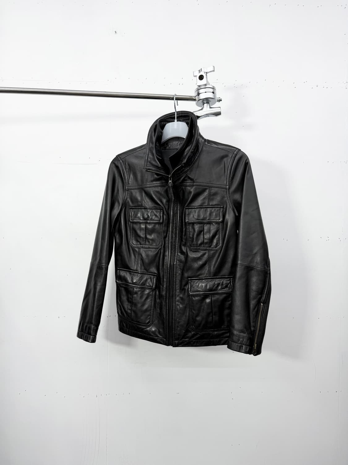 Lambskin layered high-neck jacket 상품이미지2