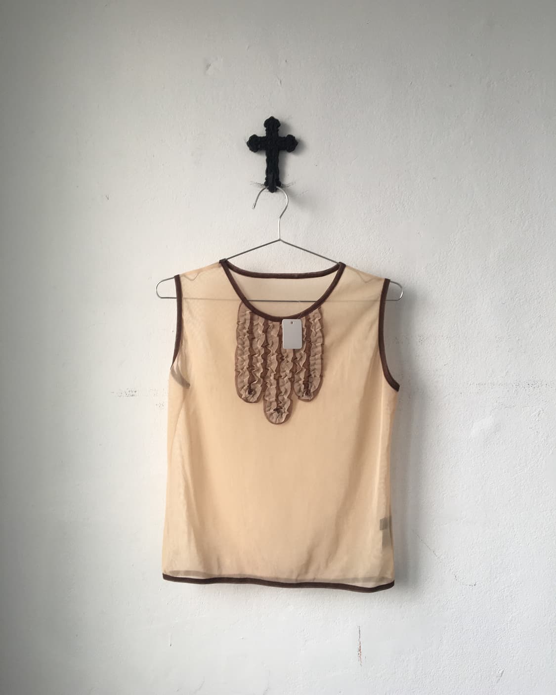 Frill point see through mesh sleeveless 상품이미지1