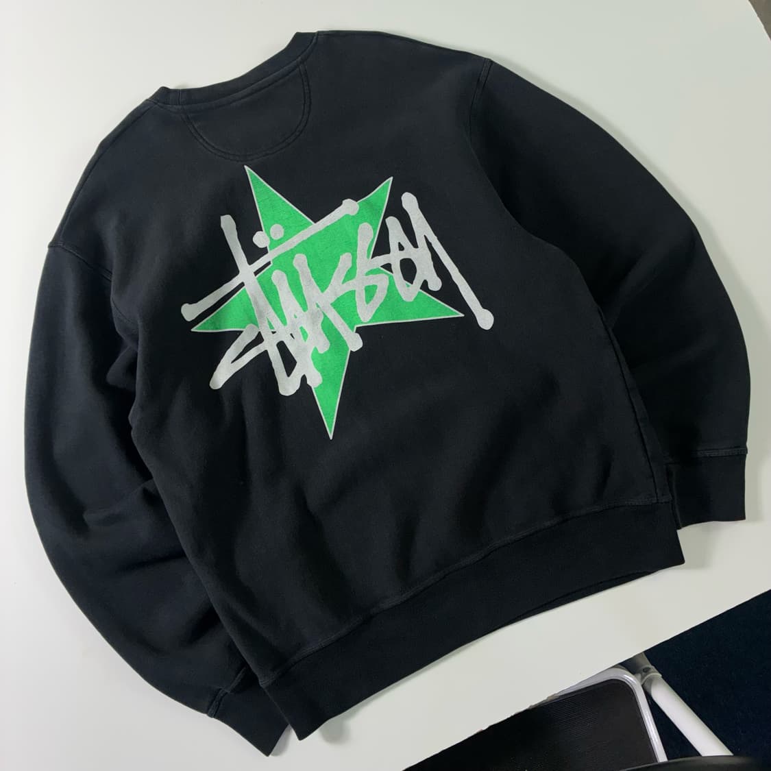 Stussy  스투시 스타 크루 피그먼트 다이트 블랙 맨투맨 상품이미지1