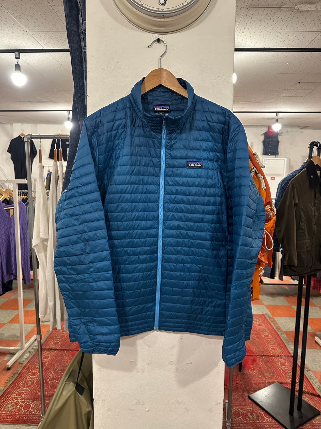 파타고니아 경량패딩 상품이미지1