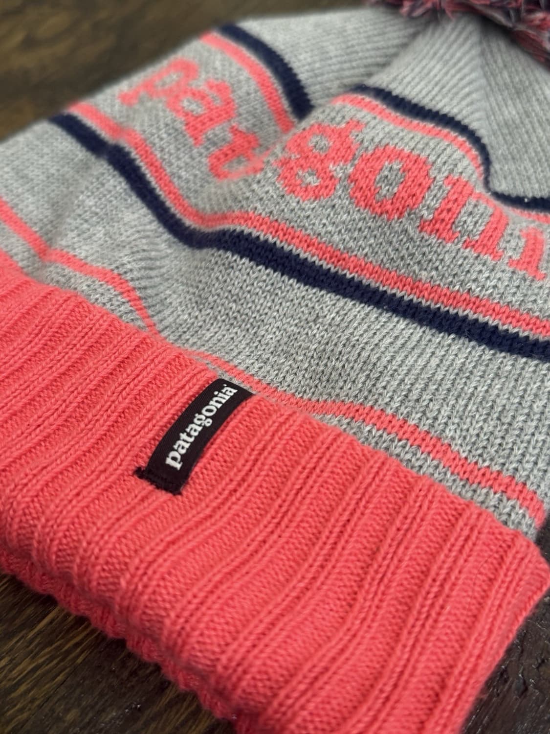 파타고니아 시그니처 로고 폼폼 니트 비니 상품이미지2