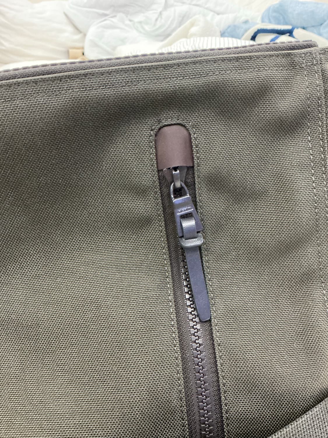 비즈빔 찰리백 m 차콜 상품이미지6