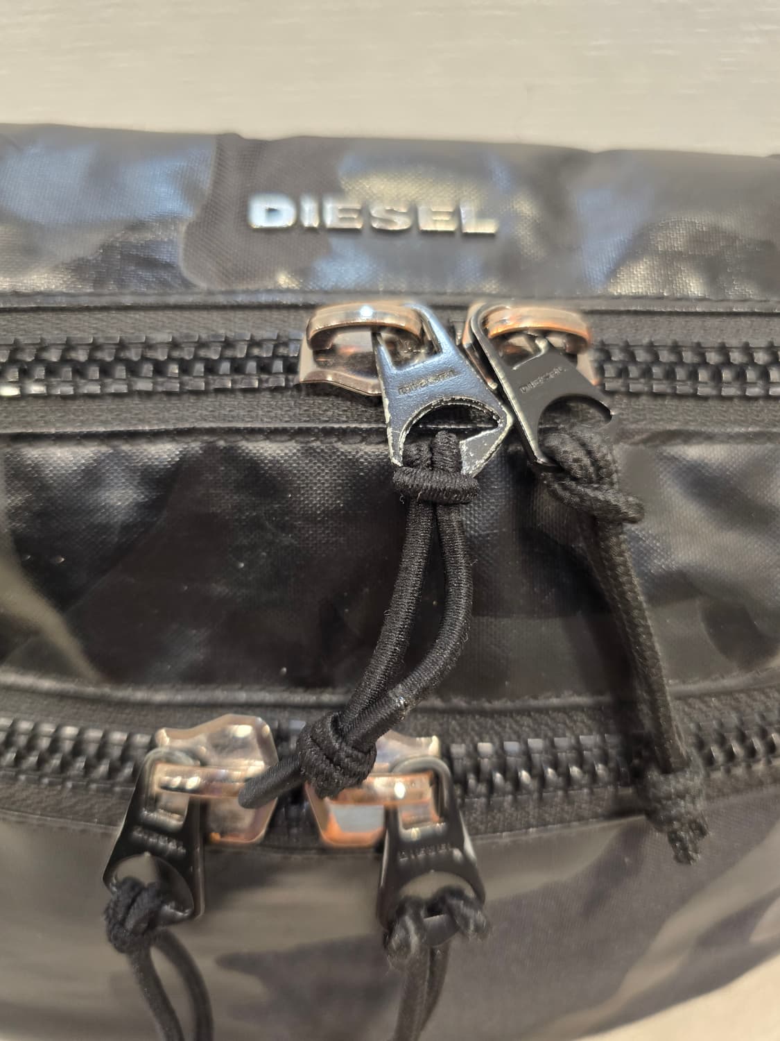 디젤 블랙 카모 슬링백 크로스백 상품이미지7