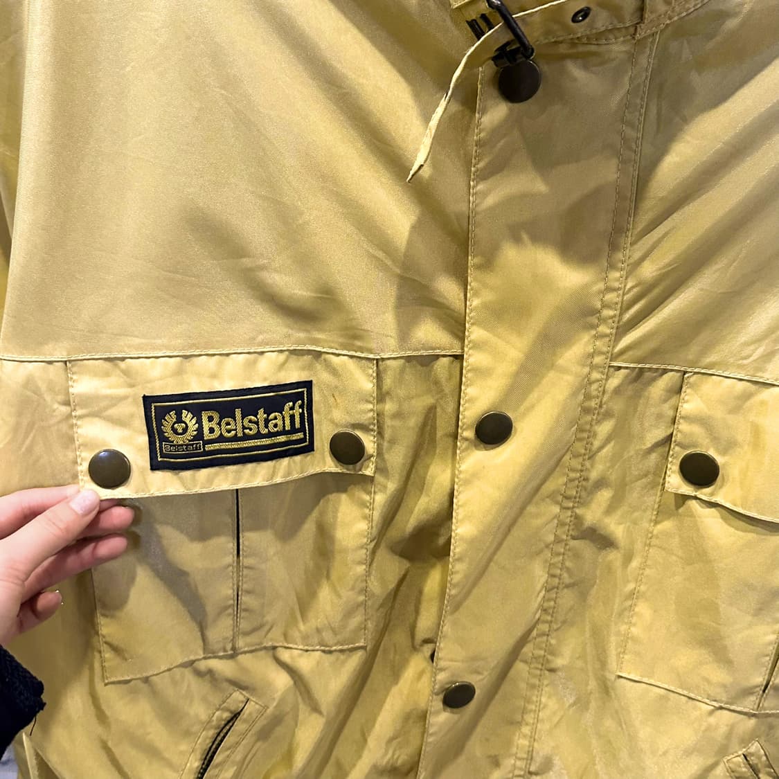 벨스타프 모터사이클 필드 자켓 앞면 로고4포켓 벨티드 디테일 노랑 상품이미지5