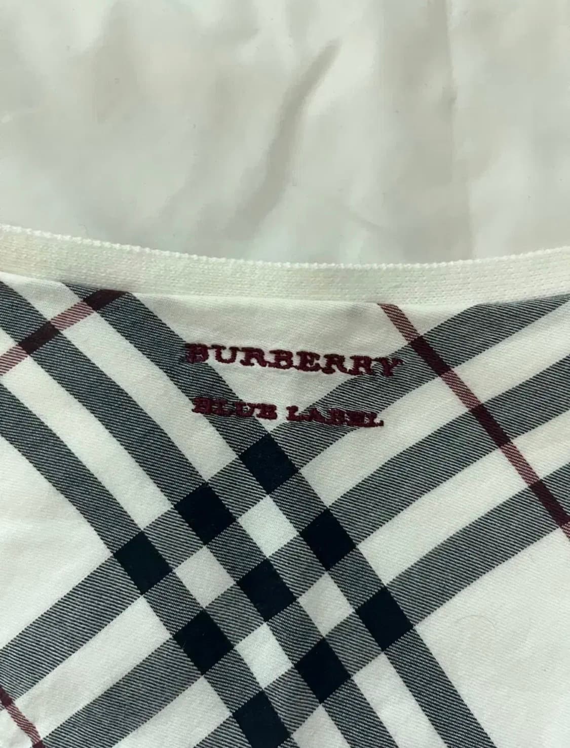 버버리 정품 화이트 브이넥 가디건 상품이미지3