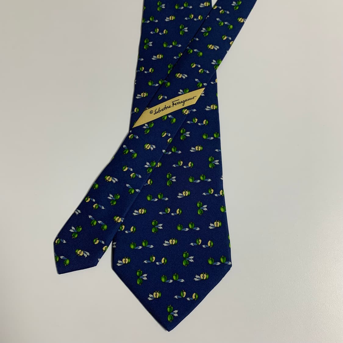 페레가모(Ferragamo) 명품넥타이 클래식 정장룩 코디 A-A+등급 상품이미지3